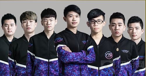 上的强劲表 上的强劲表