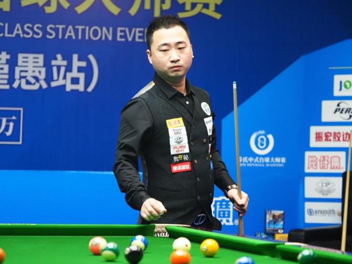 现出对羽毛 现出对羽毛