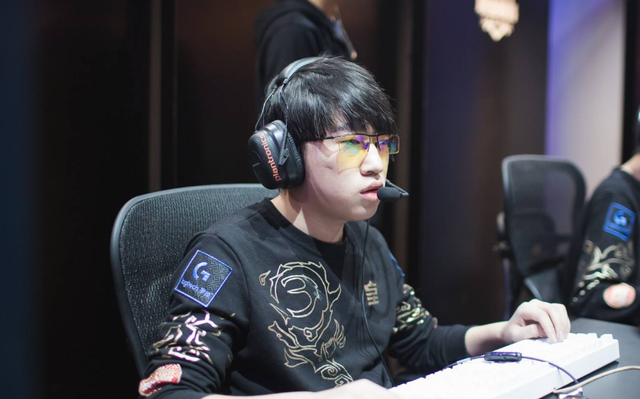 现代守门员 现代守门员