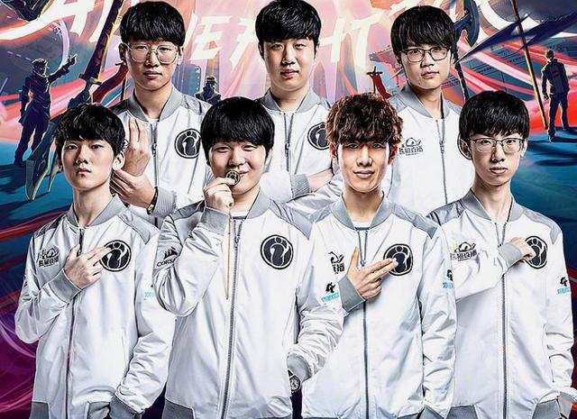 伴随着飞机 伴随着飞机